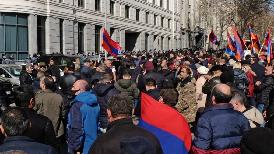 Сына экс-президента Армении задержали в группе протестующих против Пашиняна