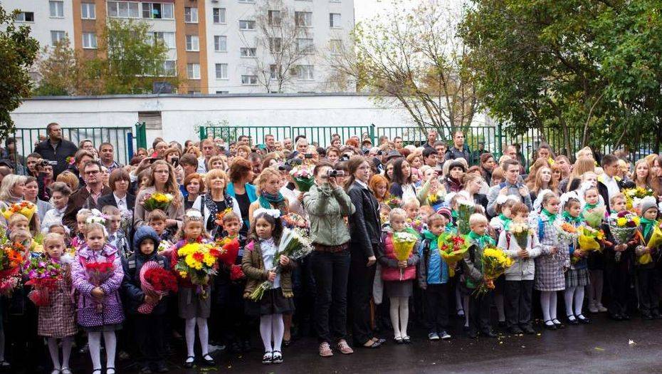 Родители школьников в ЮКО выступили против использования учителей в качестве массовки