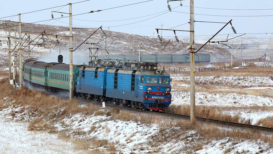 В ВКО из-за закрытия автодороги запустили дополнительный поезд