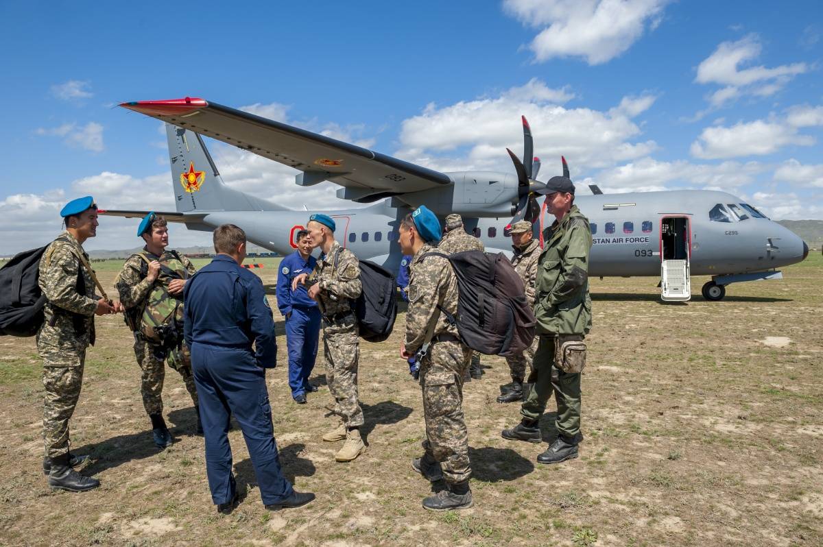 Посадка на грунтовую полосу в районе Отара