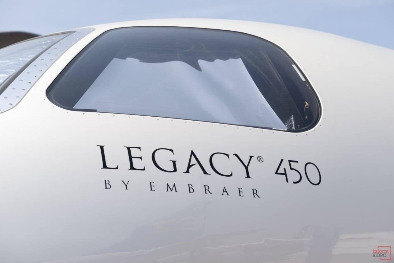 Внешний вид пилотской кабины Legacy 450