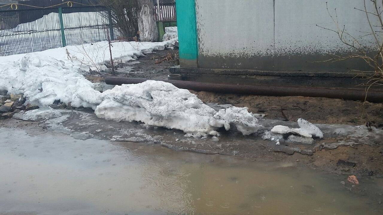 Талые воды за час подтопили посёлок