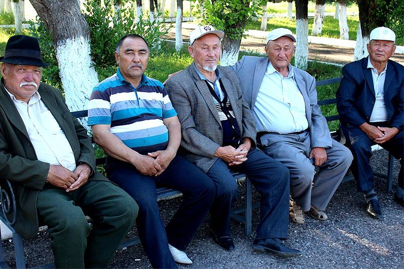 Старейшины села Актоган ждут районного акима