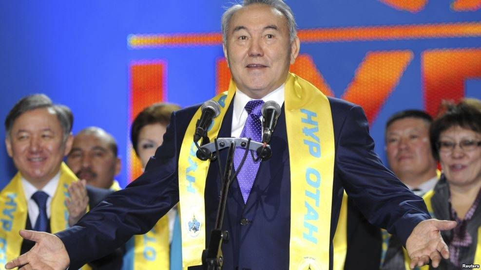 Нурсултан Назарбаев – Президент Казахстана и лидер партии "Нур Отан", принимает поздравления после парламентских выборов