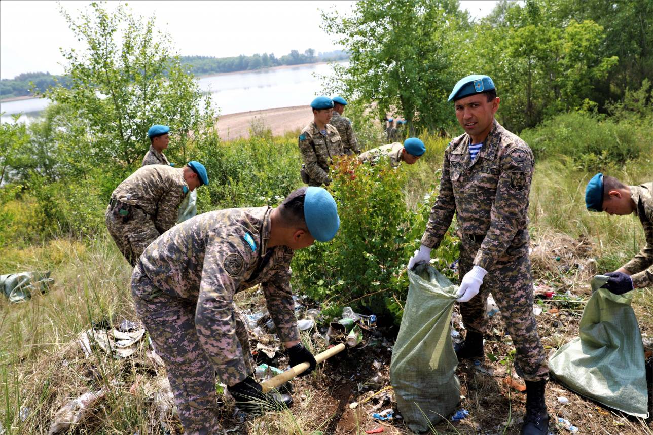 Военные привели в порядок окрестности озера Сарыоба вблизи столицы