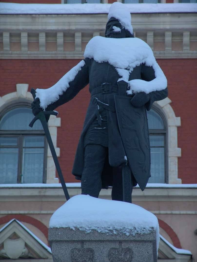 Памятник рыцарю Кнутссону в Выборге