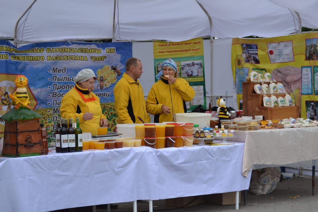 Для горожан организаторы устроили ярмарку