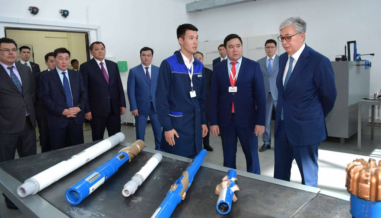 Президент Казахстана посетил Высший колледж APEC PetroTechnic