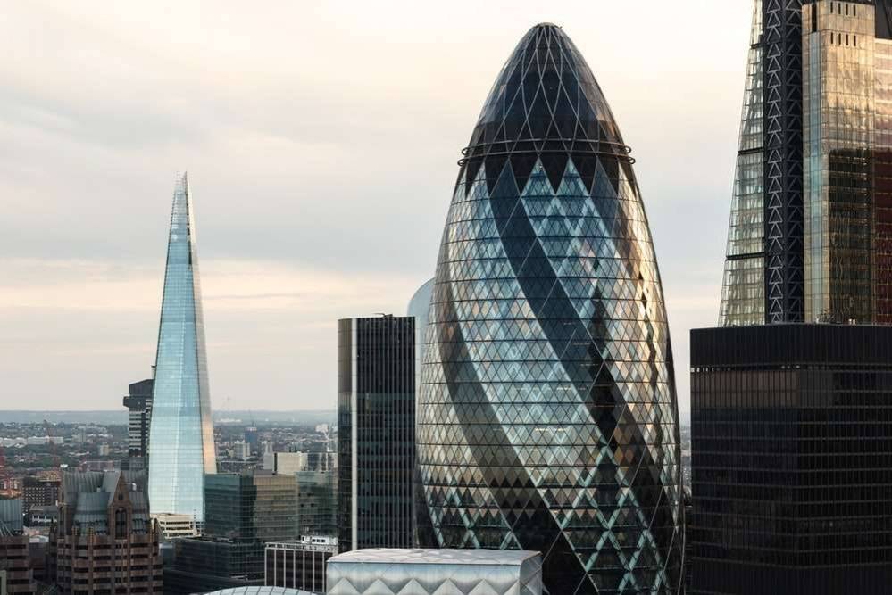 Небоскрёб St Mary Axe в Лондоне