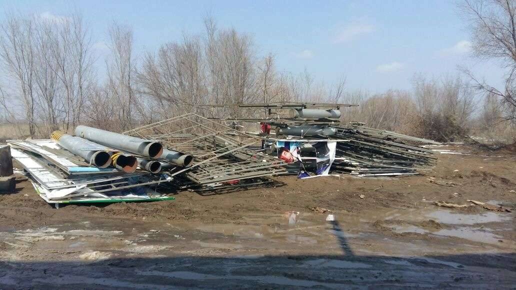 Часть спиленных билбордов обнаружили за городом 