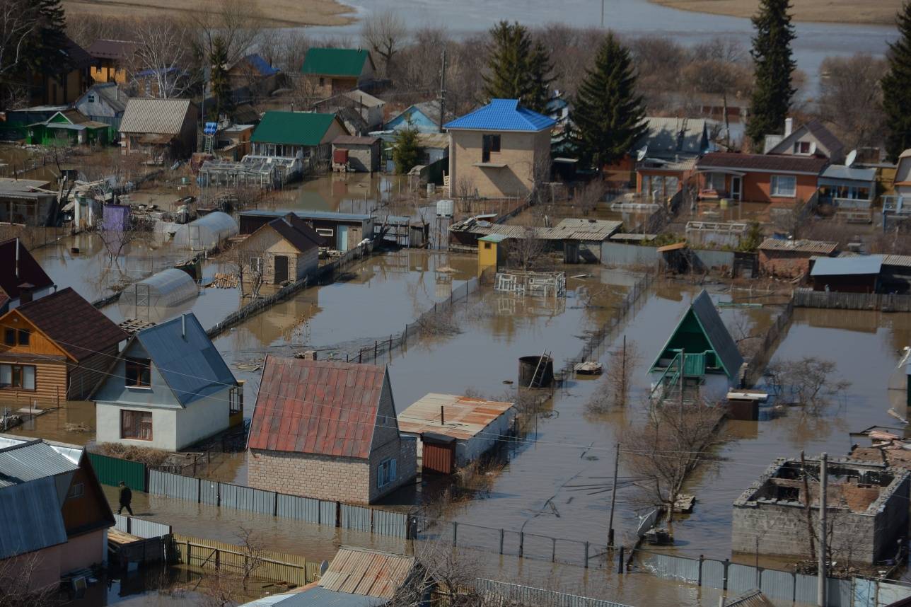 Вода затопила более 60 домов