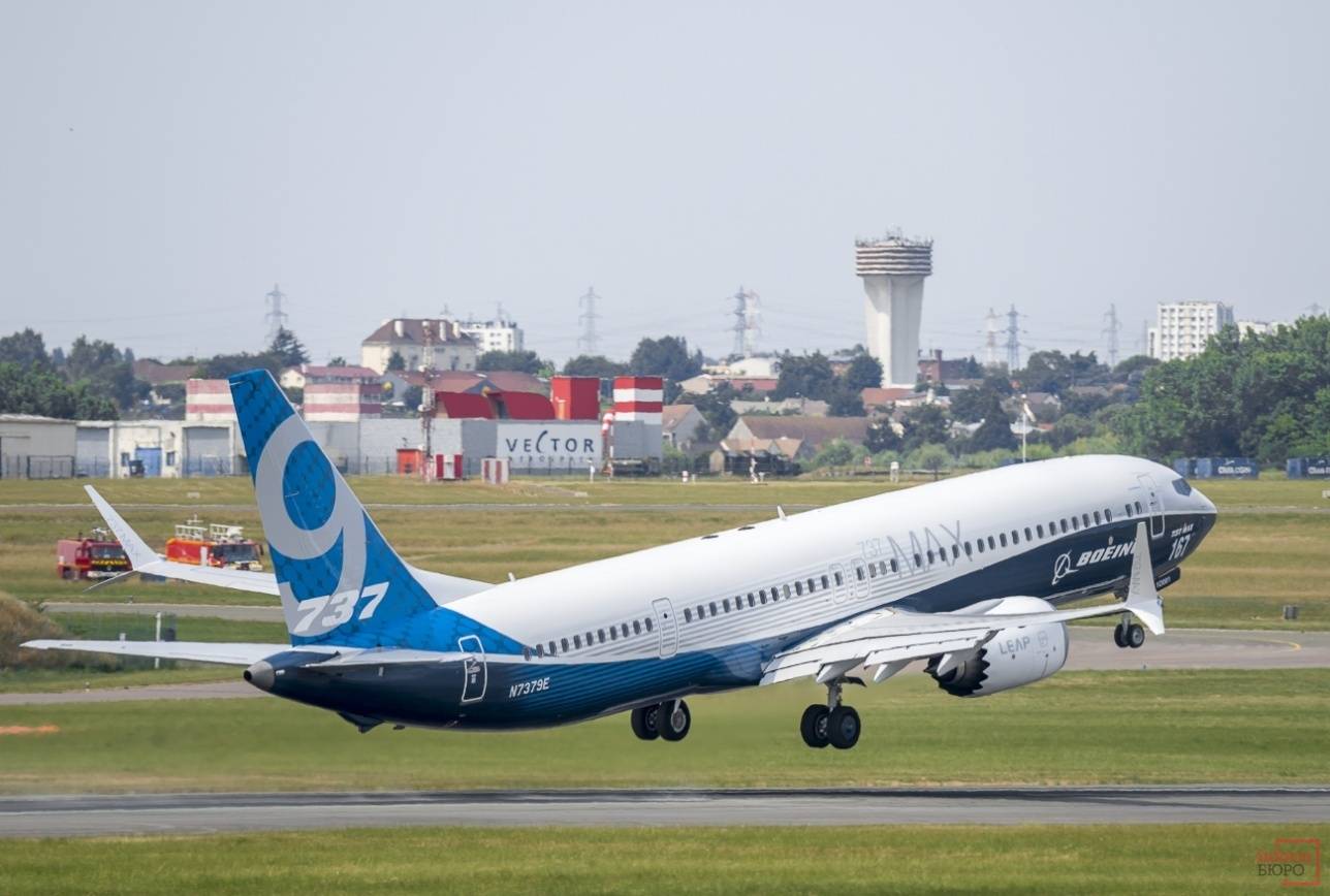 Взлёт Boeing-737 MAX