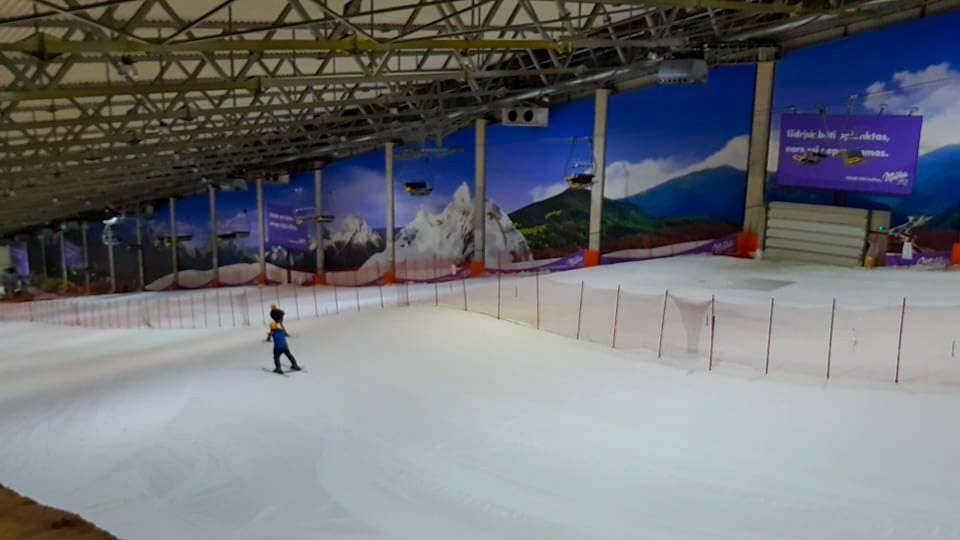 Лыжный спуск в Snow Arena