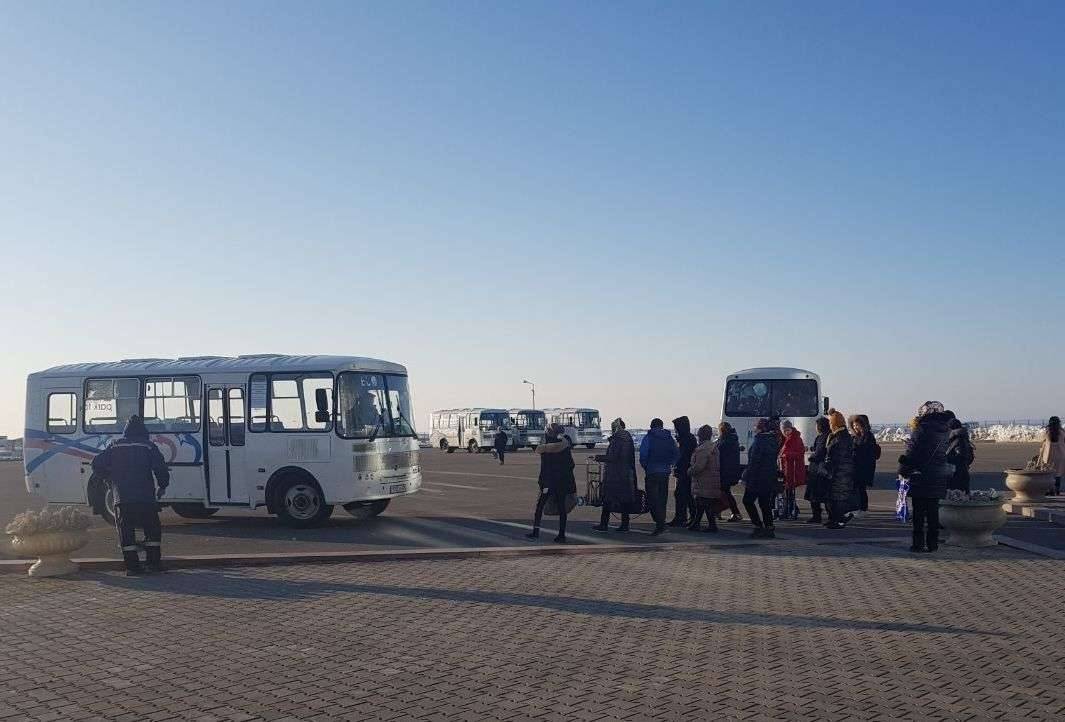 "Несуны" атаковали пассажирские автобусы