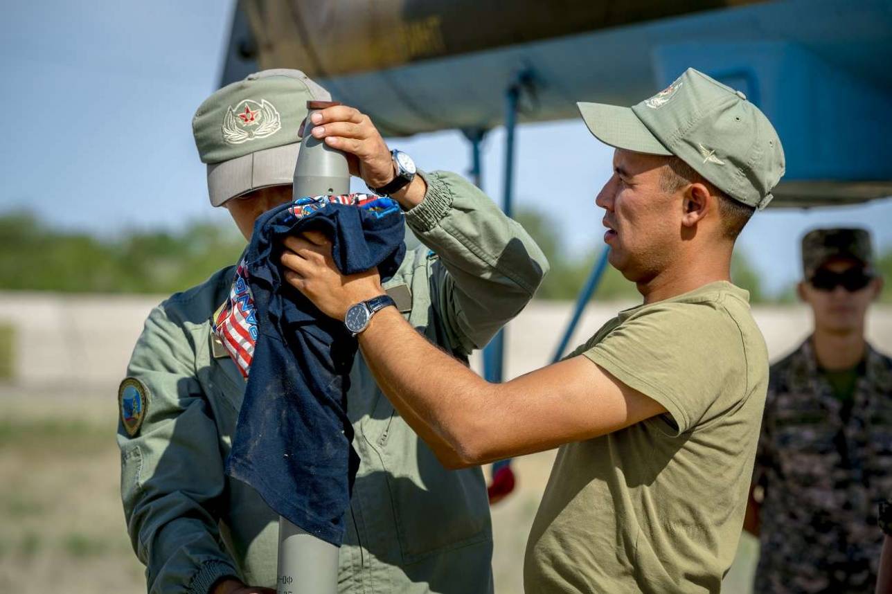 В каждый блок Б-8В20А заряжается по 4 ракеты