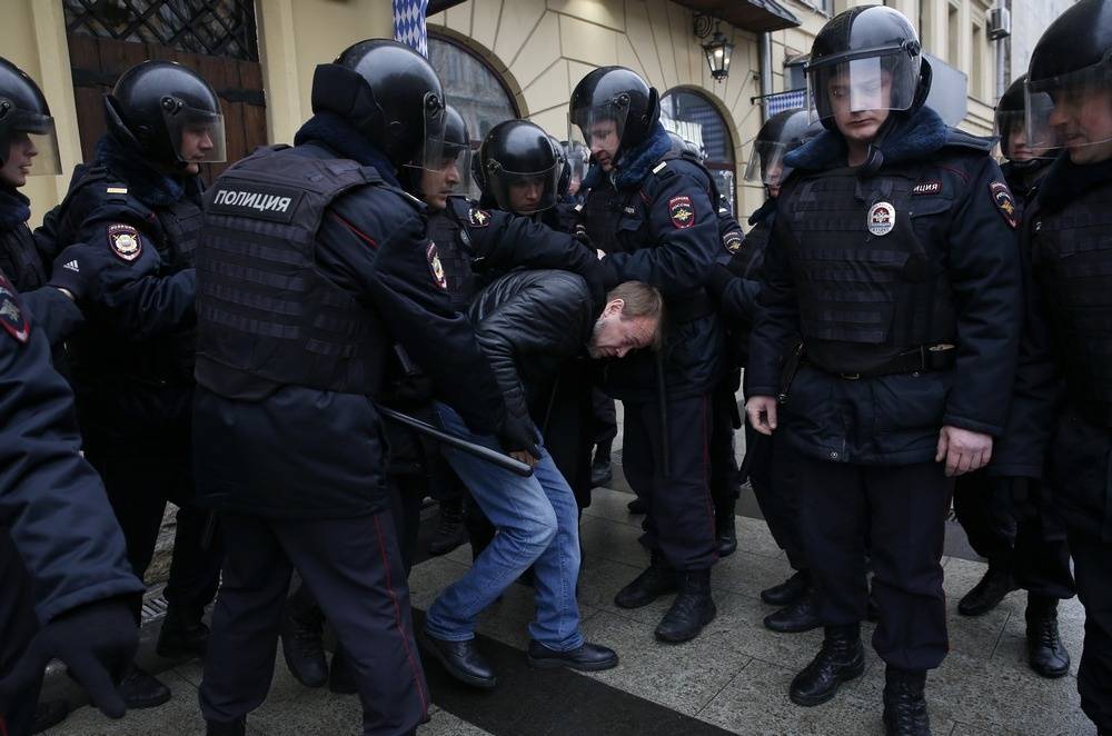 29 человек задержали в центре Москвы за участие в несанкционированной акции