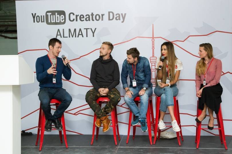 Гости YouTube Creator Day - россияне LizzzTv и бьюти-блогер из Казахстана Евгения Гейн