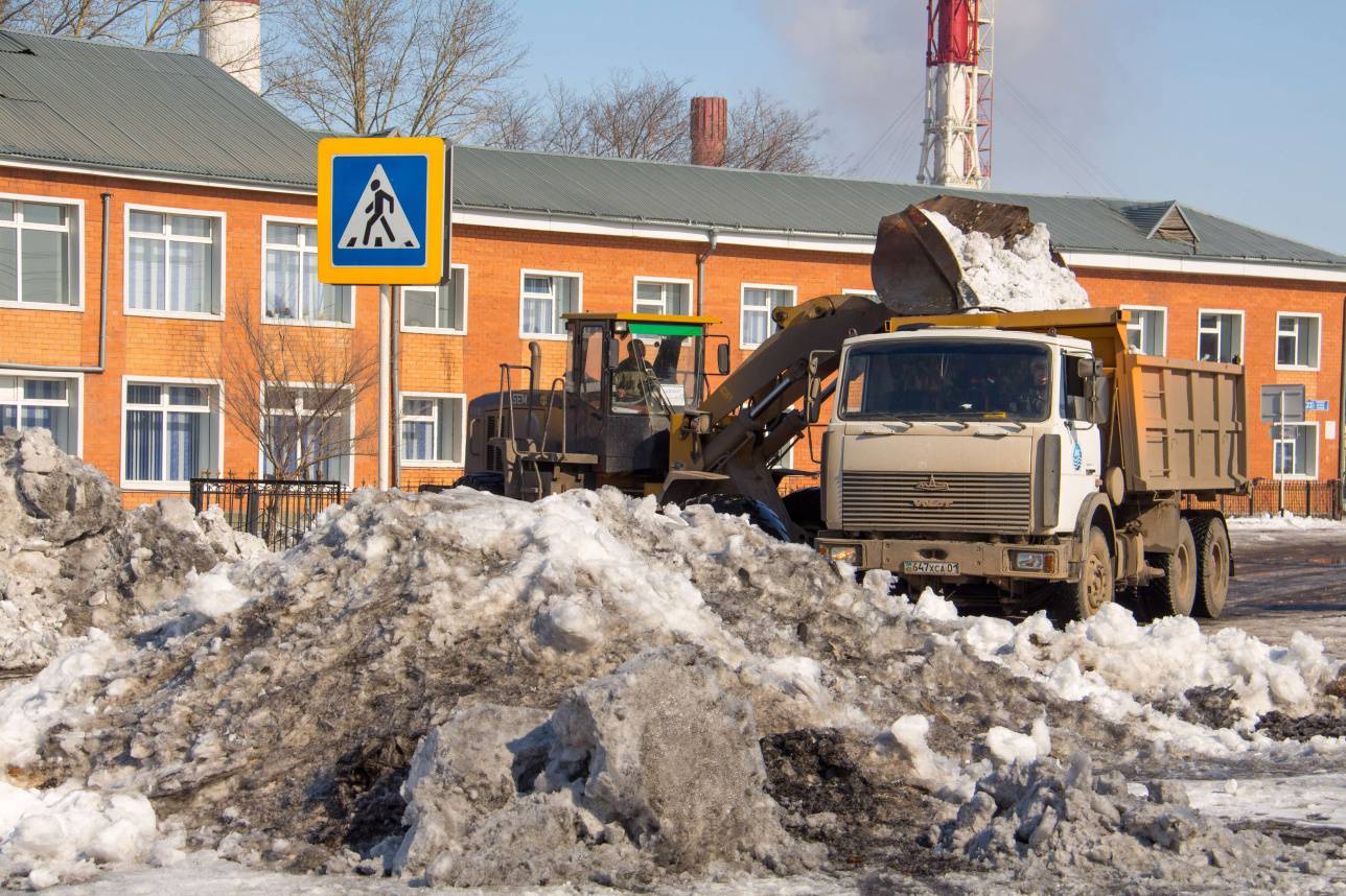 Погрузка снега 