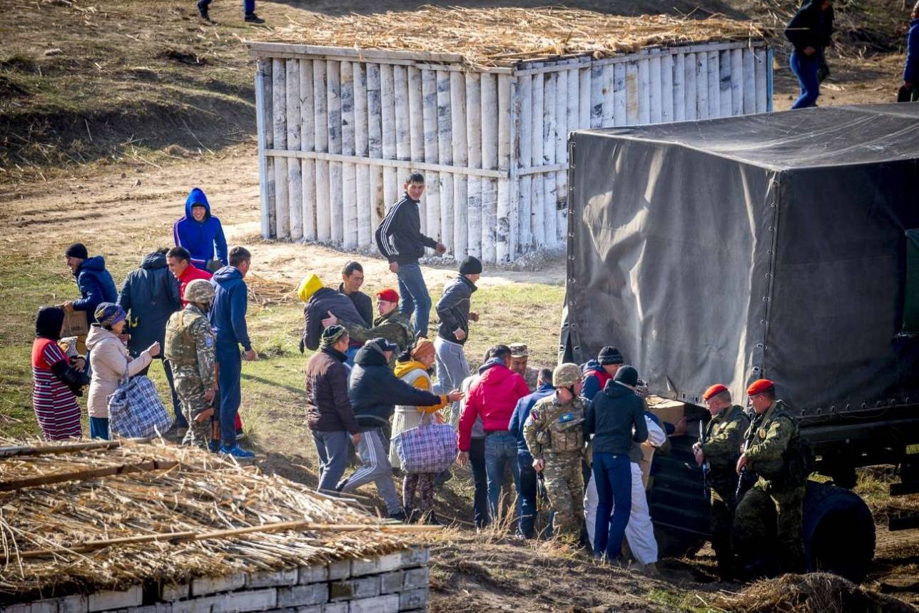 Раздача гуманитарной помощи