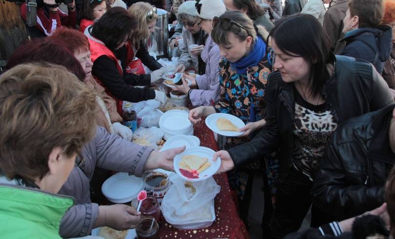 Чем больше народу за столом, тем веселее