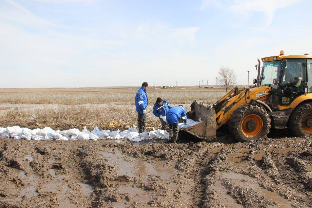 В ЗКО под угрозой подтопления оказался пригородный посёлок