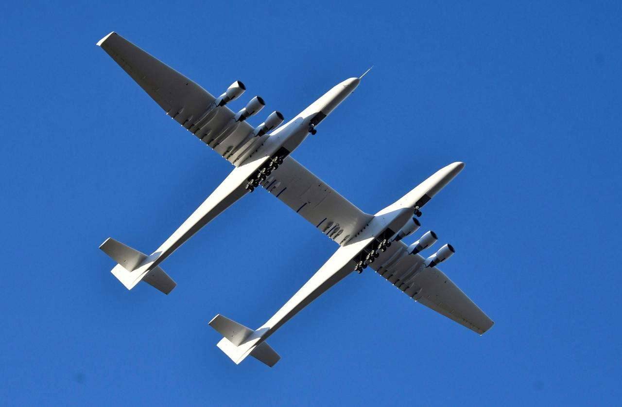 Самолёт Stratolaunch 