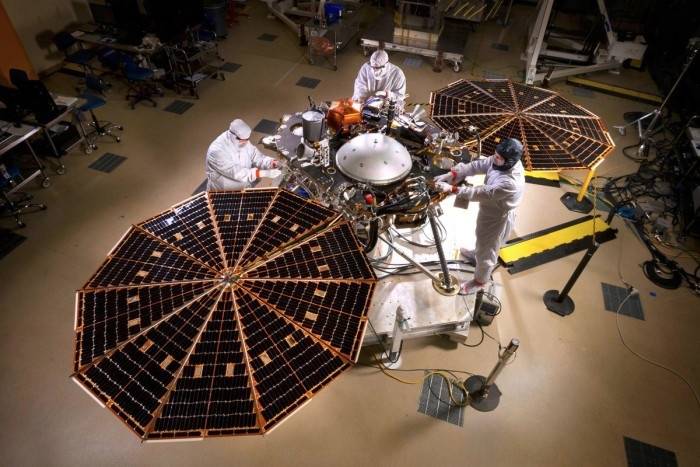 Посадочный модуль InSight на базе NASA в Денвере