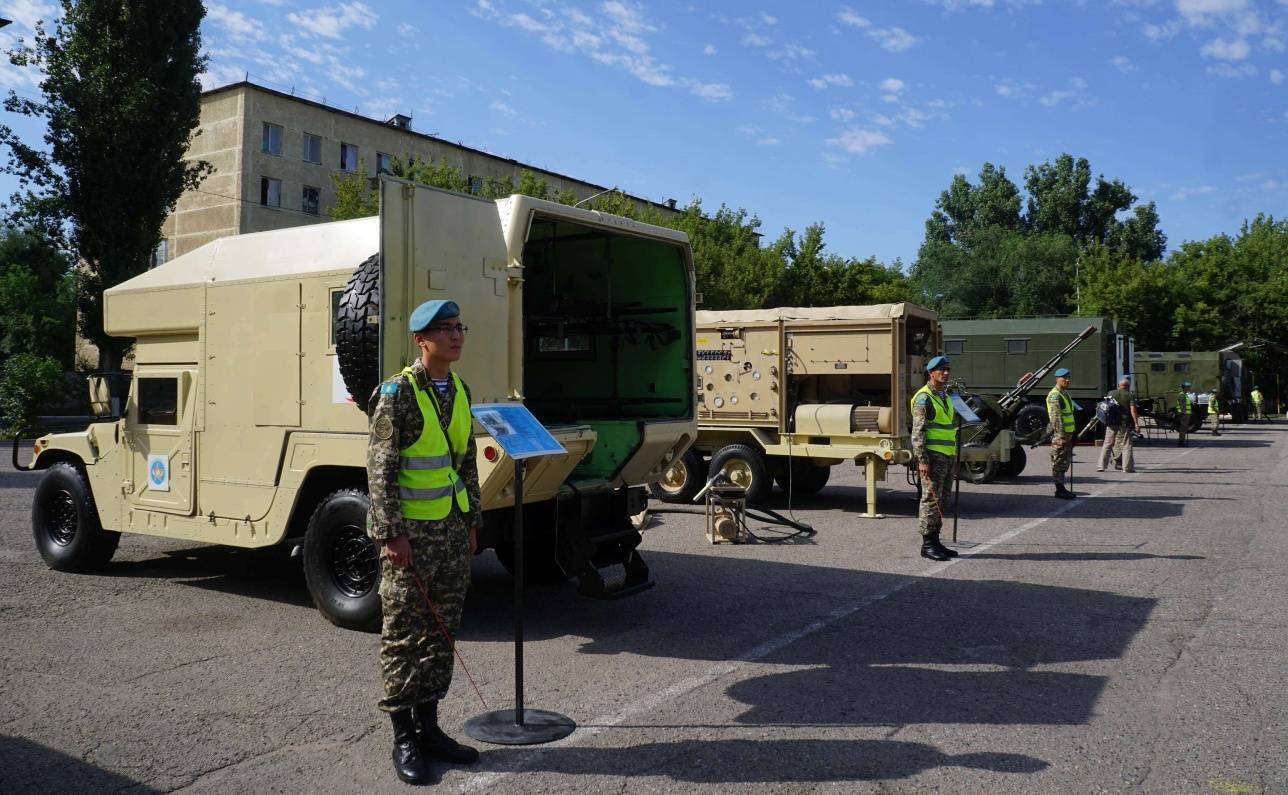 Демонстрация военного транспорта