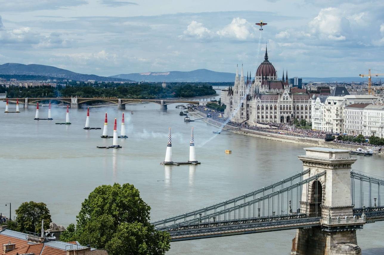 Трасса Red Bull Air Race в Будапеште 