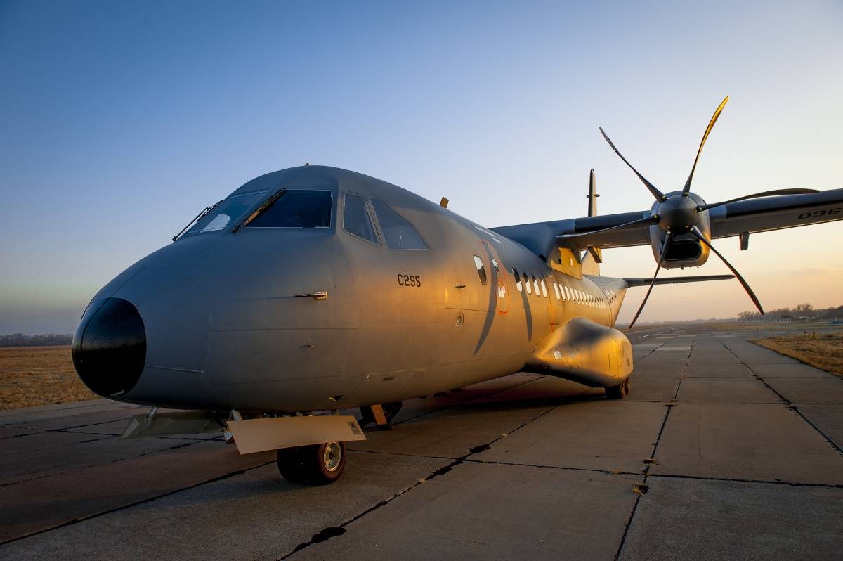 C-295 на военном аэродроме в Жетыгене