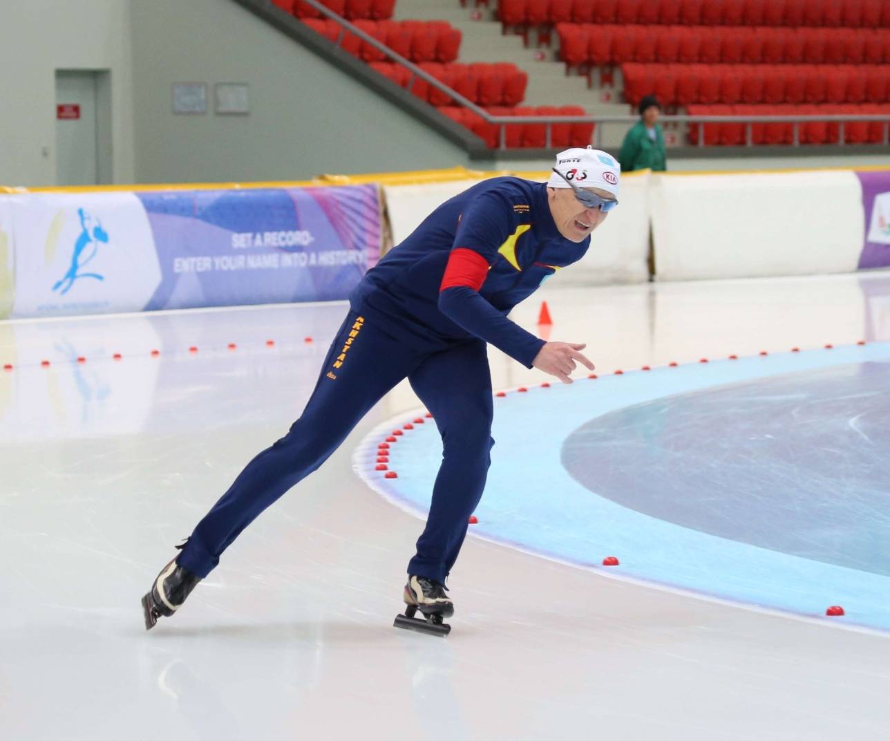 Болат Жамишев на конькобежном турнире