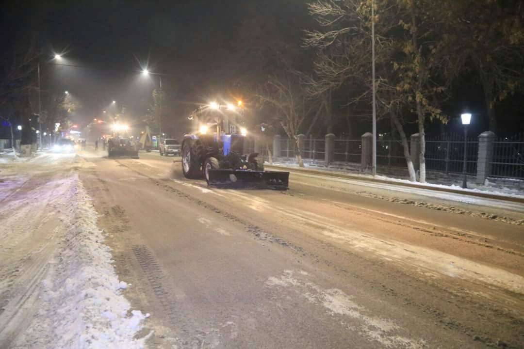 Власти Талдыкоргана уверяют, что техники в городе хватает