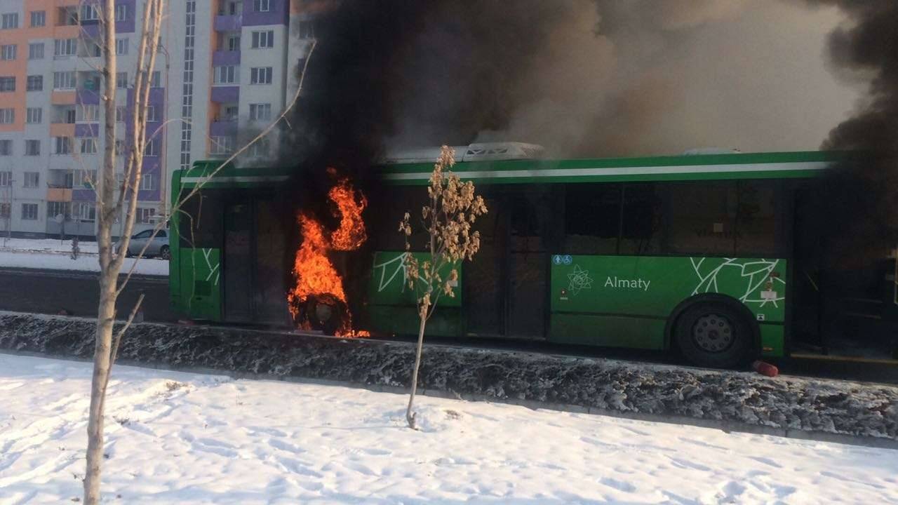 Автобус горел в Алматы