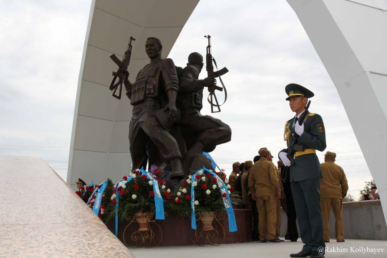 Мемориальный комплекс, посвященный жителям Атырауской области, погибшим на афганской войне и таджико-афганской границе