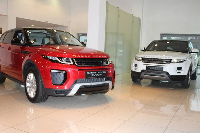 Range Rover Evoque: слева - новый, справа - старый