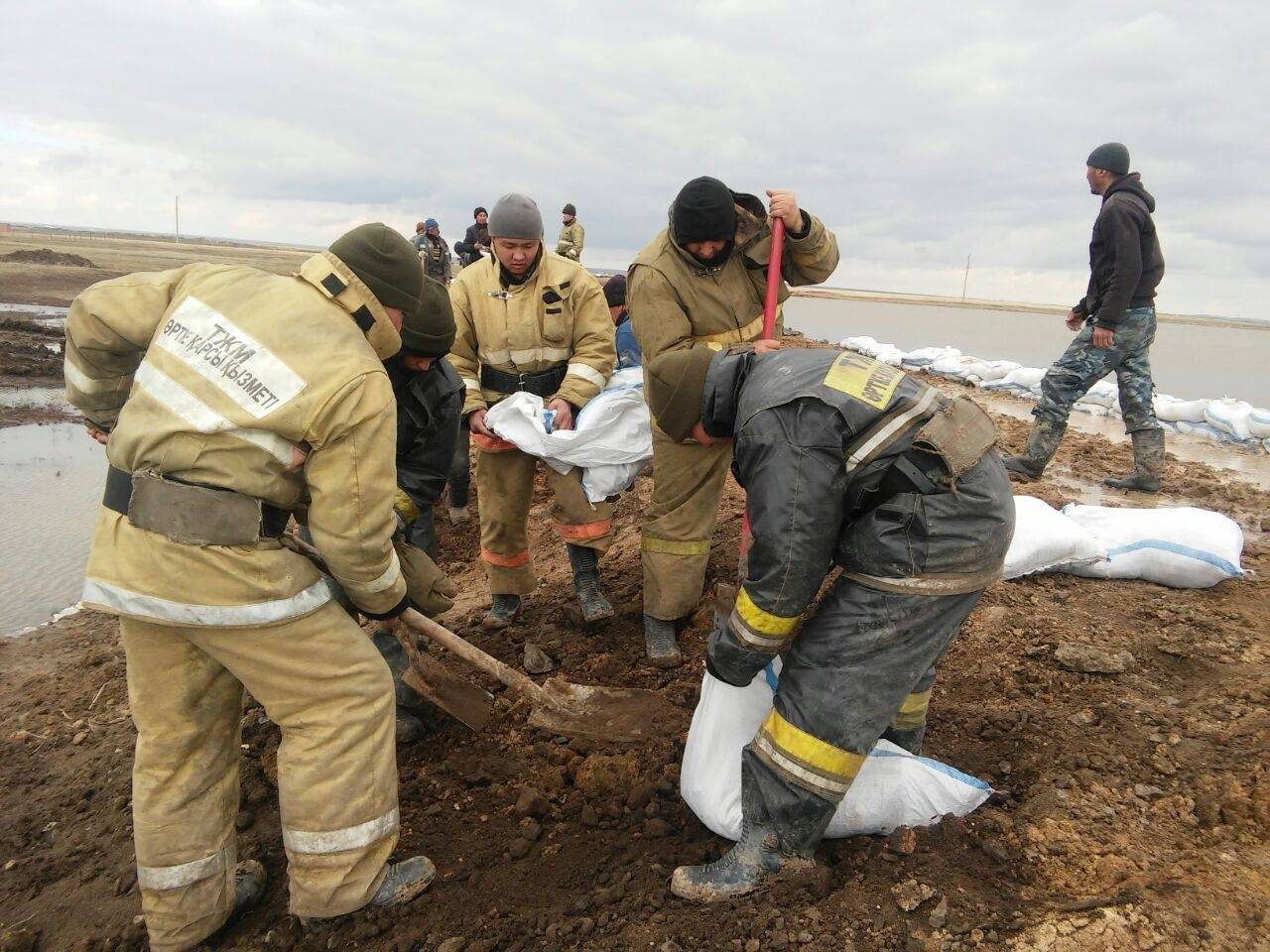 Противопаводковые работы в Карагандинской области 