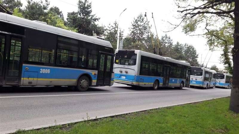 Троллейбусы встали на BRT из-за обрыва сетей