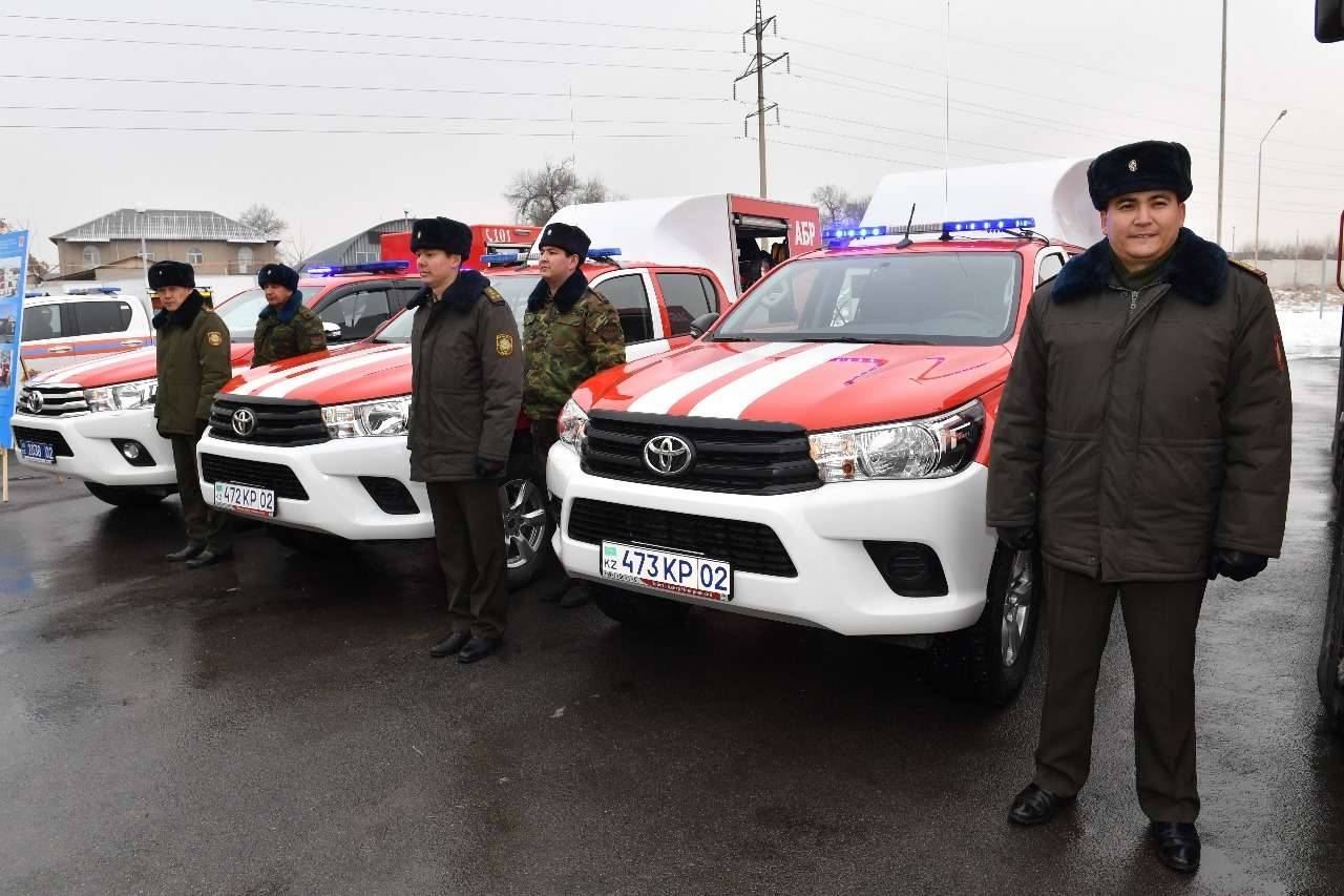 Автомобили Toyota Hilux помогут быстрее добираться до места пожара